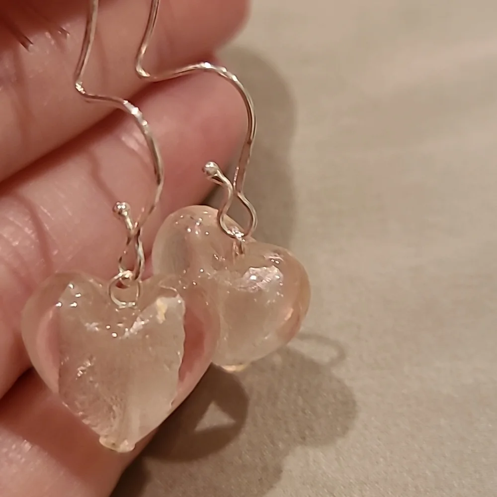 Light pink heart sterling silver drop earrings - Picture 4 of 8